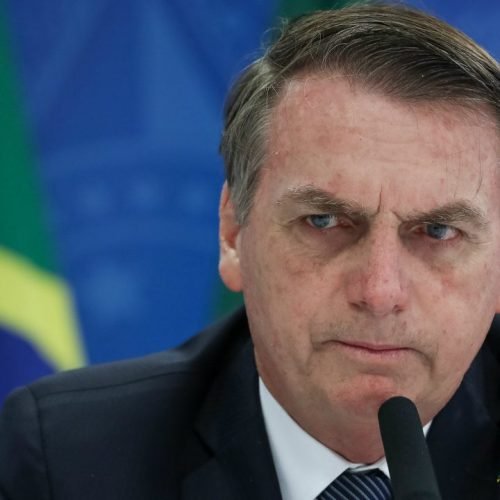 Bolsonaro veta emenda do PT que garantia bagagem gratuita em voos