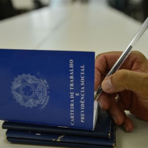 Governo amplia setores autorizados a trabalhar aos domingos e feriados