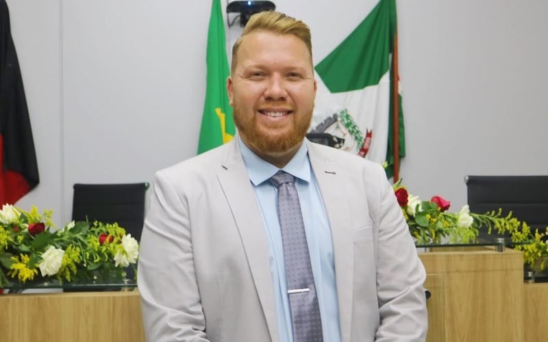 Vereador de Santa Rita denuncia que recebeu proposta de R$ 700 mil por voto na eleição para presidência da Câmara.