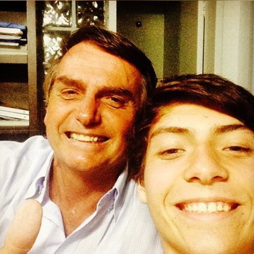 Filha de suspeito em caso Marielle teria namorado filho de Bolsonaro