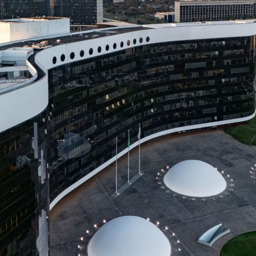 TSE reúne Meta e campanhas para tratar de restrições de postagens