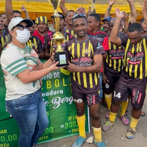 VEREADORA TIANE DE BERG REALIZOU UM GRANDE TORNEIO DE FUTEBOL NO DISTRITO DE VÁRZEA NOVA