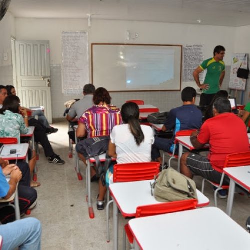 Educadores físicos de Santa Rita participam de oficina de voleibol