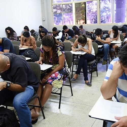 Provas de português para estrangeiros começam nesta terça-feira