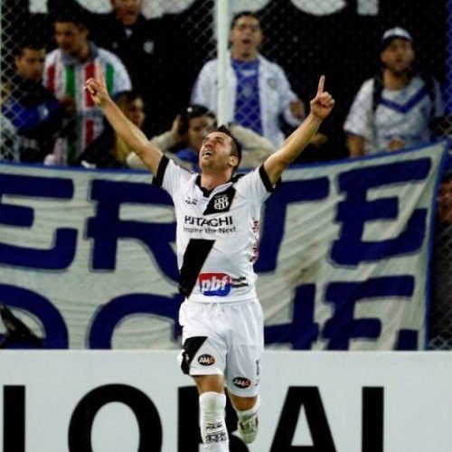Ponte vence Vélez e chega a semifinal histórica