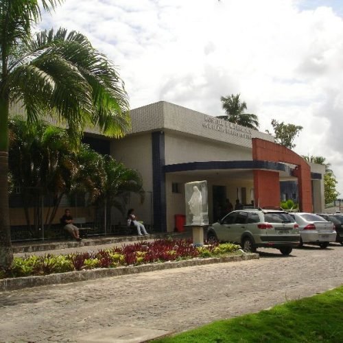 Prefeito garante funcionalidade da Maternidade Flávio Ribeiro Coutinho
