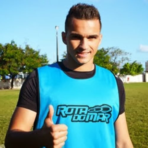 Goleiro do Bota-PB conquista torcida e ganha apelido nas redes sociais