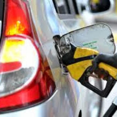 Petrobrás pede poder de reajuste de gasolina sem aprovação de diretores