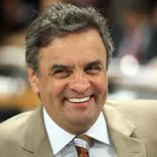Aécio diz, em Minas, que foi 'dada a largada para a vitória'