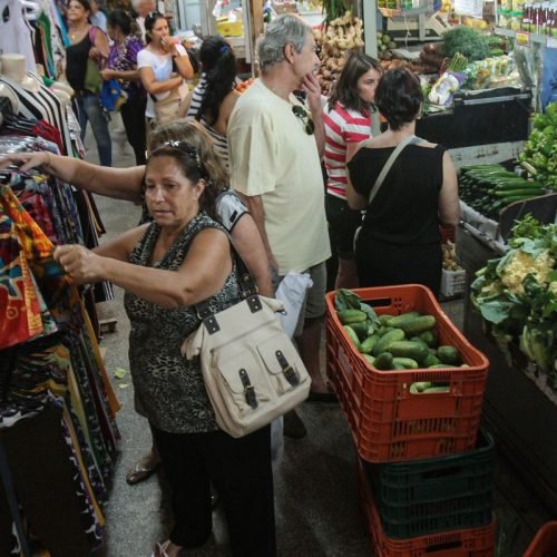 Cortes em auxílios sociais podem gerar retração em cidades do interior