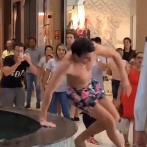Jovens são expulsos ao tomarem banho em fonte de Shopping de João Pessoa; veja