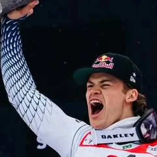 Lucas Pinheiro abre temporada com ouro em slalom gigante na Áustria