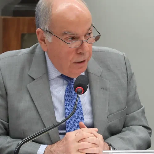 Vieira encontra Rubio nos EUA após vitória de Lula e fuga de Flávio