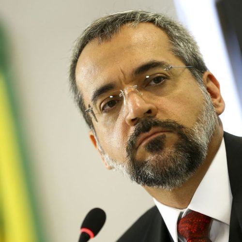Justiça manda MEC suspender cortes em universidades federais