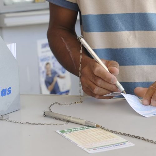 Mega-Sena pode pagar R$ 25 milhões nesta terça-feira
