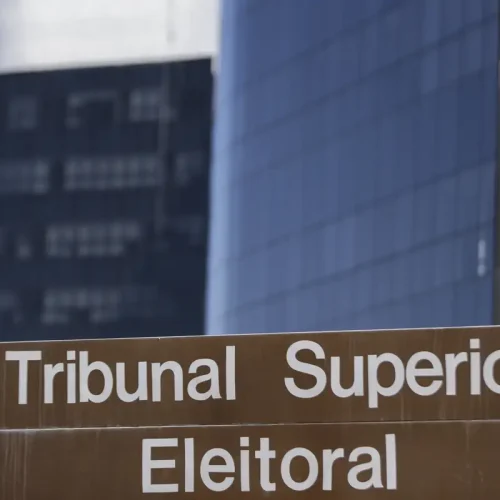 TSE barra anúncios de Lula acusando Flávio de ser contra escala 6×1