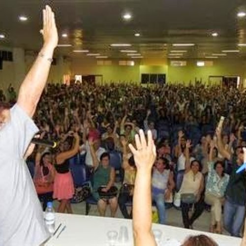 60 mil alunos devem ficar sem aulas devido a greve dos professores de João Pessoa que começa na segunda