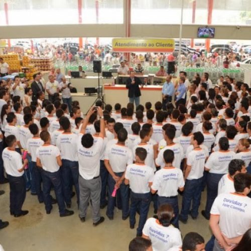 Prefeito Reginaldo participa da inauguração da nova loja do Atacadão