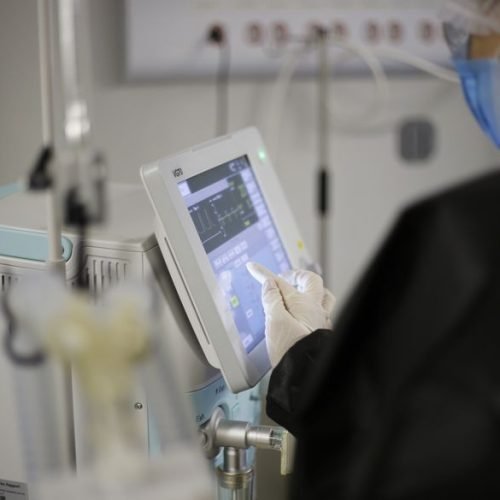 Ministério da Saúde orienta ‘deixar claro’ que não é obrigado a fornecer respiradores a estados