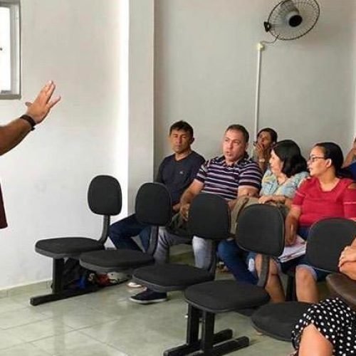 Modelo de gestão: em Cruz do Espírito Santo, Pedrito anuncia aumento salarial para os professores