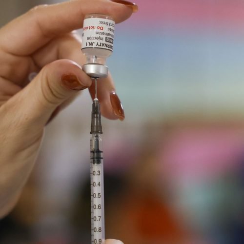 Desinformação faz com que só 5% das crianças sejam protegidas da covid