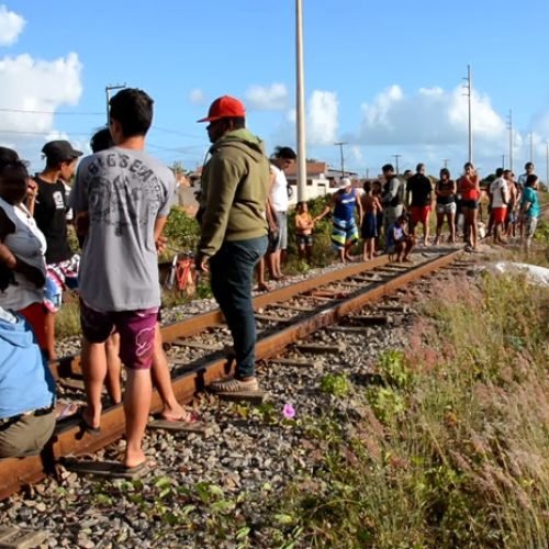 Homem tem perna decepada por trem e morre em Cabedelo, Paraíba