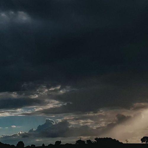 Inmet alerta para tempestades em toda a faixa leste do país