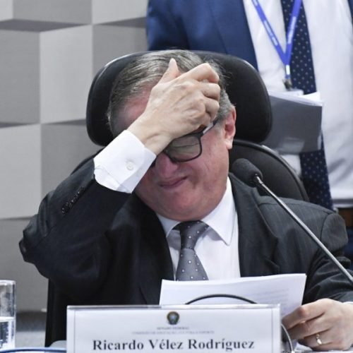 Governo da PB diz que não vai atender pedido do MEC para executar e filmar hino em escolas