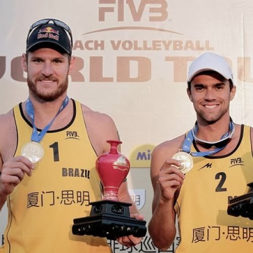 Alison e Vitor Felipe batem campeões mundiais e faturam o ouro em Xiamen