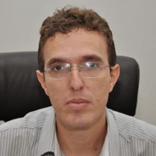 Procuradores entram com ação contra secretário de Saúde do Estado