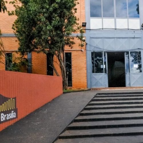 Alunos da Escola de Música de Brasília se apresentam na Rádio MEC