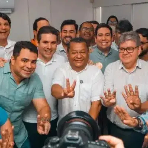 João Azevêdo oficializa apoio do PSB à pré-candidatura de Nilvan Ferreira em Santa Rita