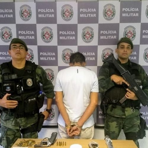 Polícia apreende drogas, arma e munições em Santa Rita
